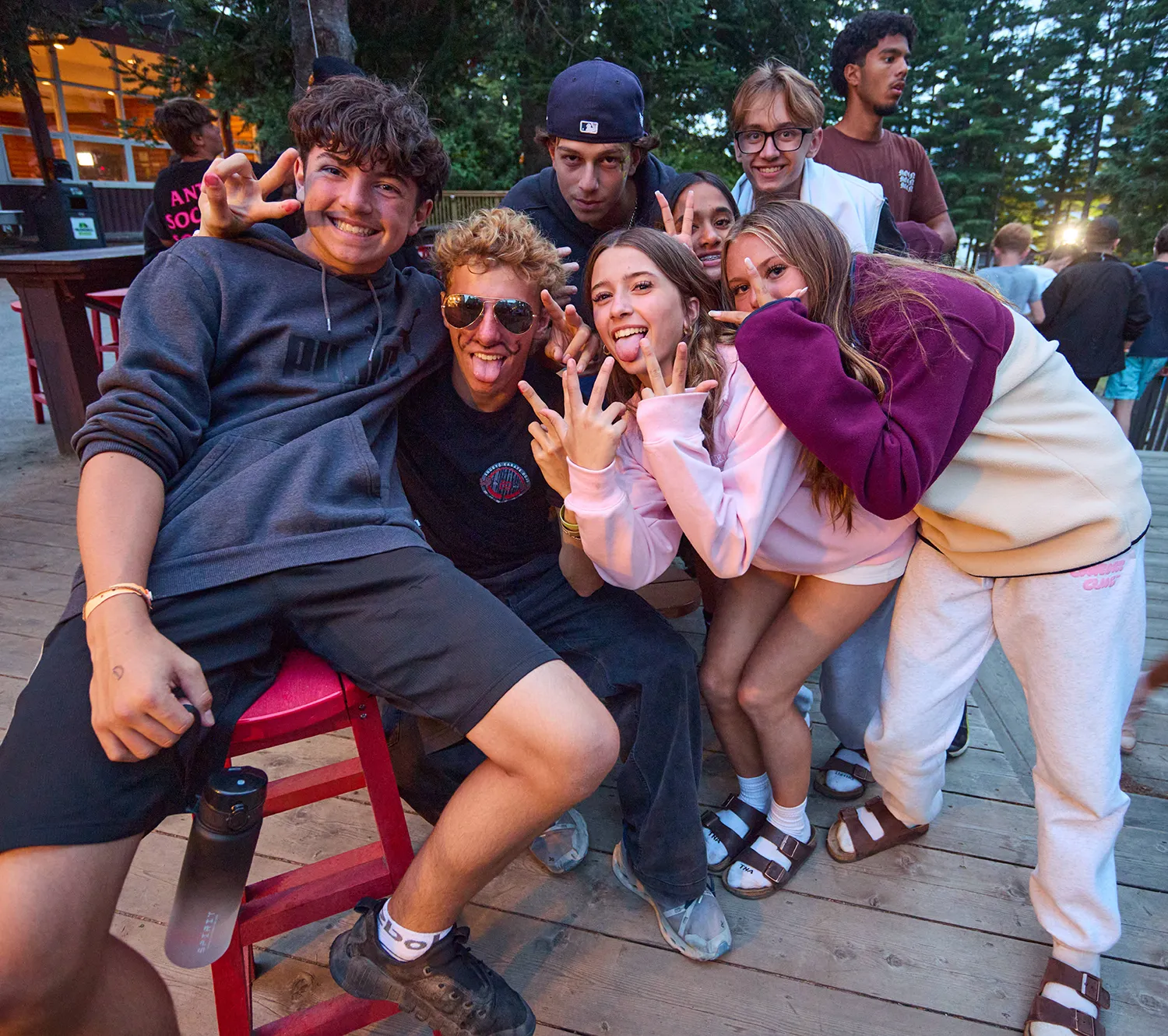 Classic x1000 teenagers in green shirts